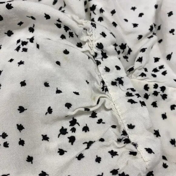 MOTHERHOOD MATERNITY WHITE/BLACK FLORAL TOP SMALL - Picture 3 of 3